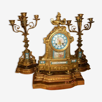 Garniture horloge+flambeaux bronze + decor porcelaine vieux paris