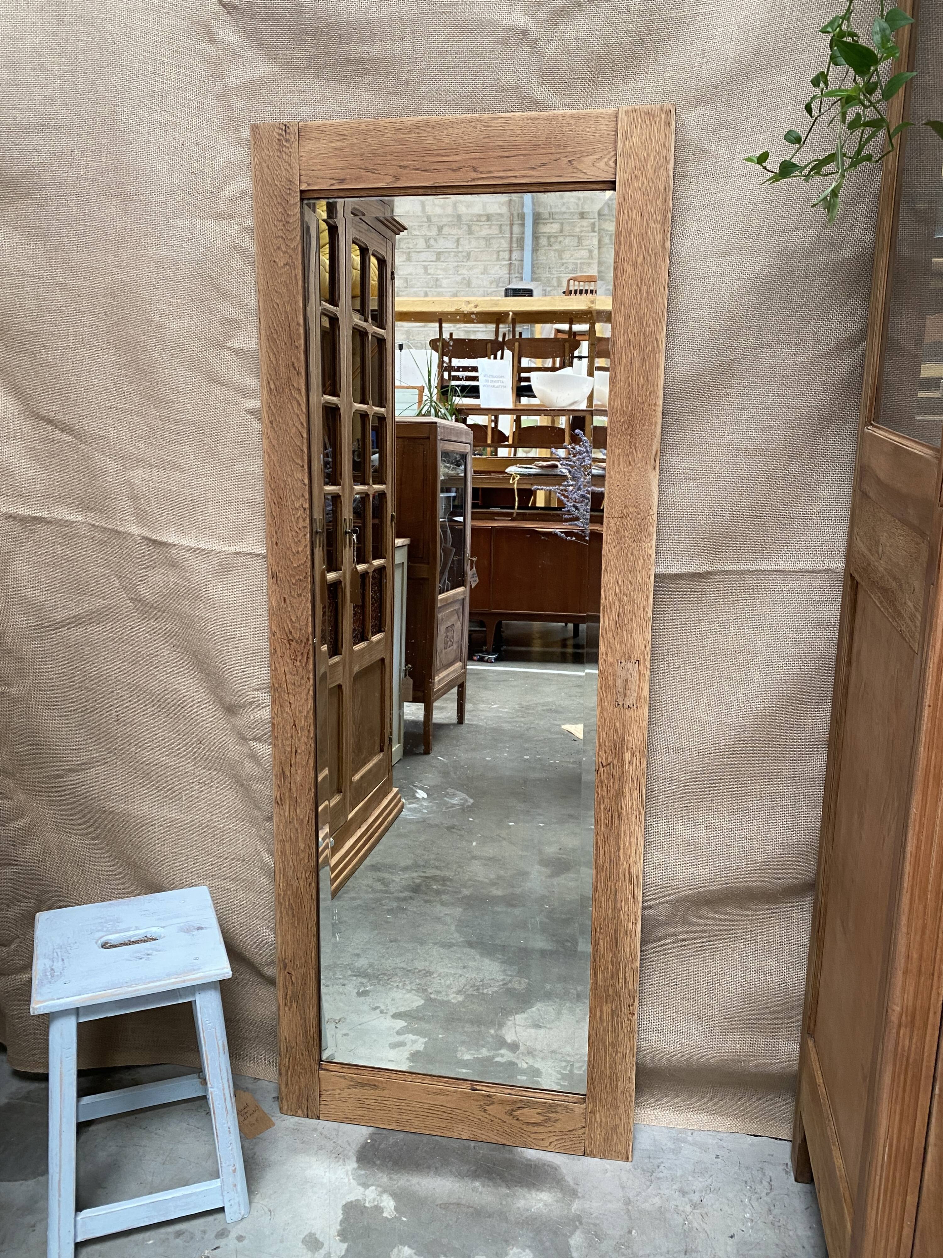 Miroir en pied en chêne