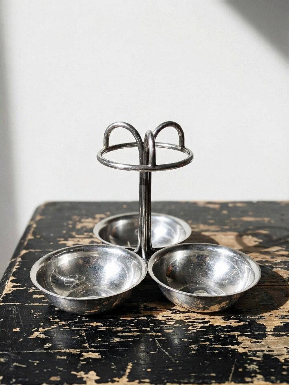 Small display stand with 3 vintage silver-plated metal bowls in Art Deco style