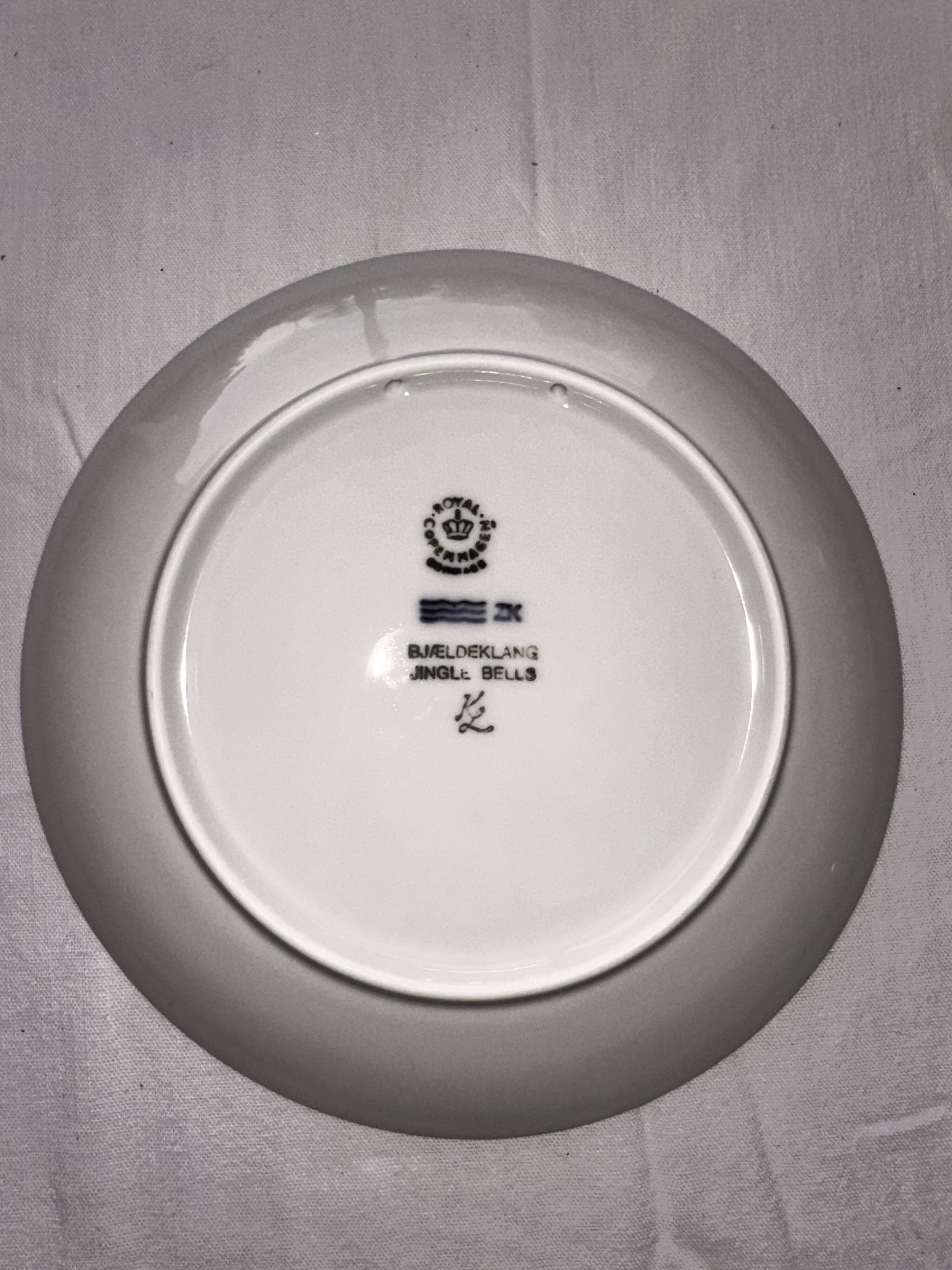 Christmas plate 1984, Royal Copenhagen porcelain