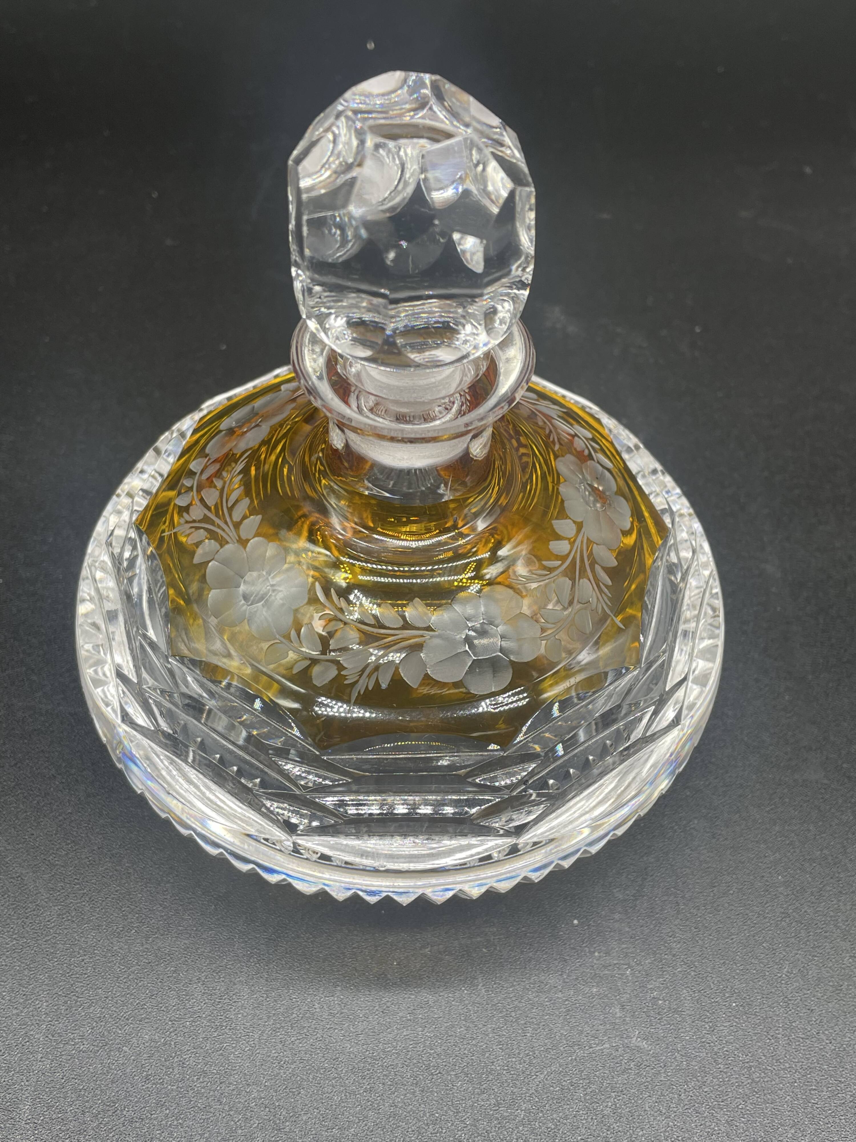 Bohemian crystal bottle, cut and engraved – Frosted floral decoration