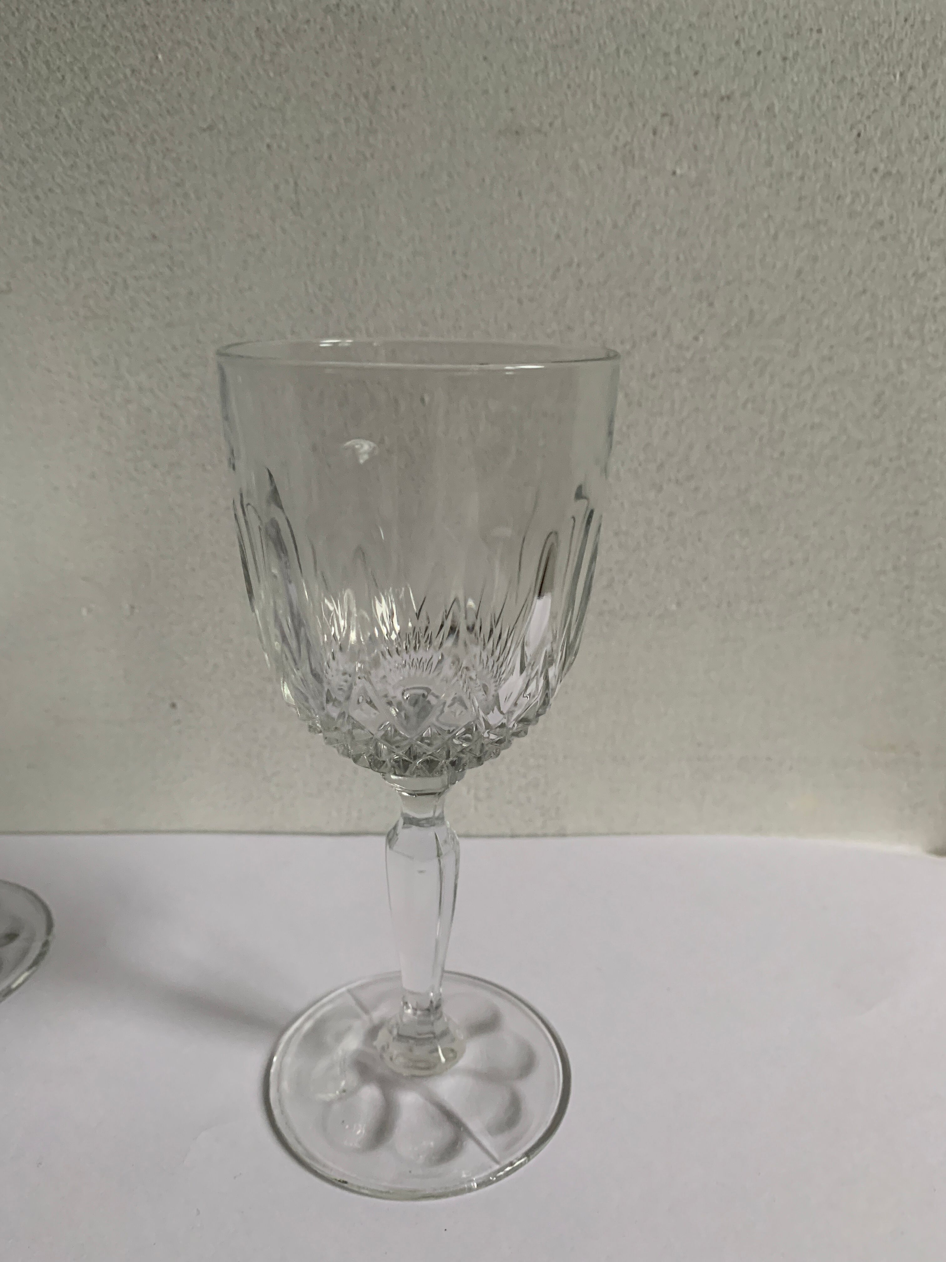 6 crystal wine glasses