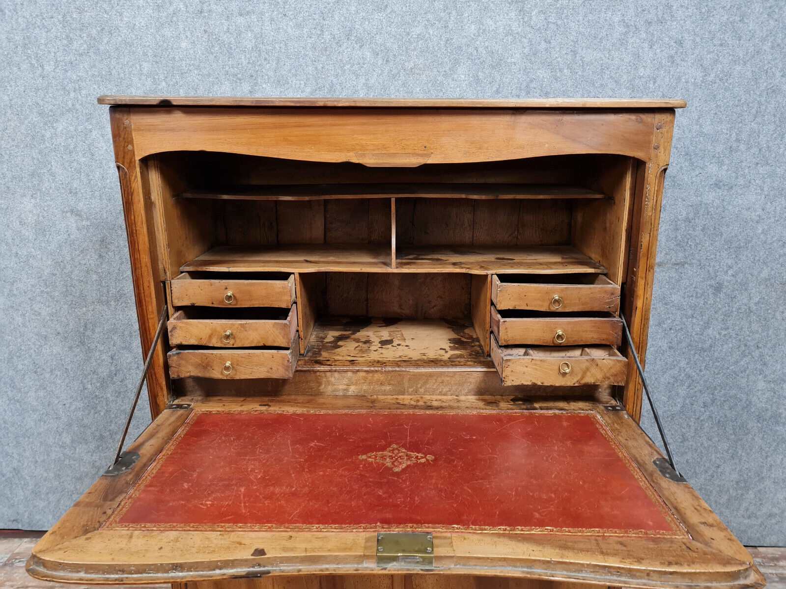 Secretary Louis XV era in solid walnut around 1750