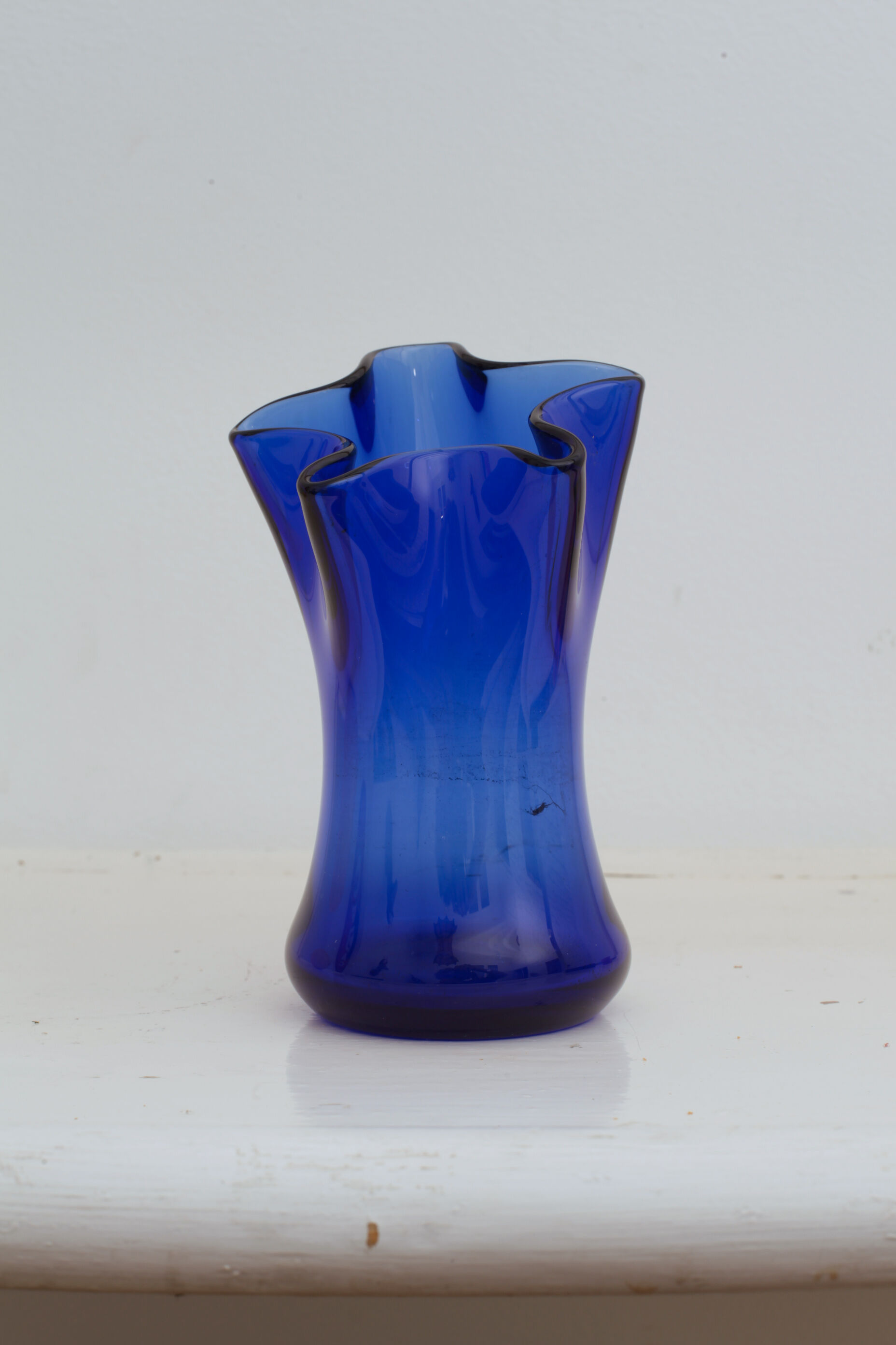 Vase étoile en verre bleu