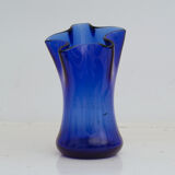 Vase étoile en verre bleu