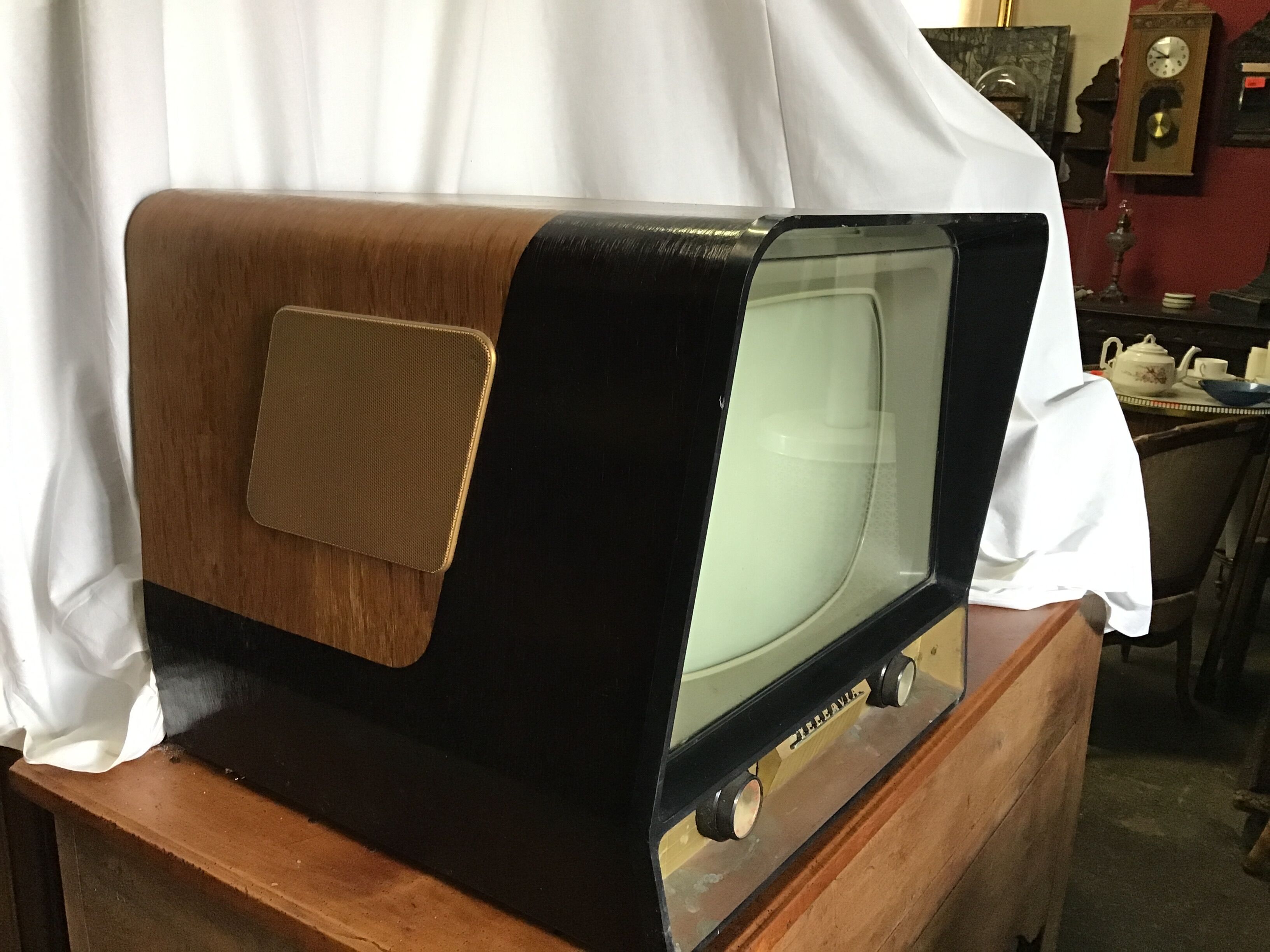 Téléviseur teleavia 1957