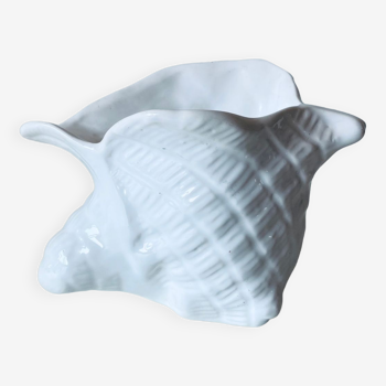 Vintage shell pot cover in white ceramic