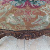 Paire de fauteuils Régence en noyer sculpté