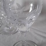 5 petits verres à pied cristal gravé