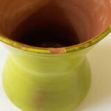 3 tasses en céramique émaillée verte et jaune, signées