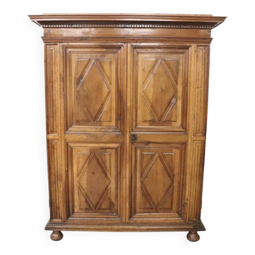 Armoire à Secret Du 17ème Siècle En Noyer