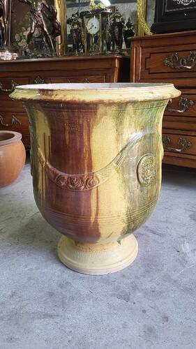 Large glazed terracotta flower pot the Madeleine Anduze