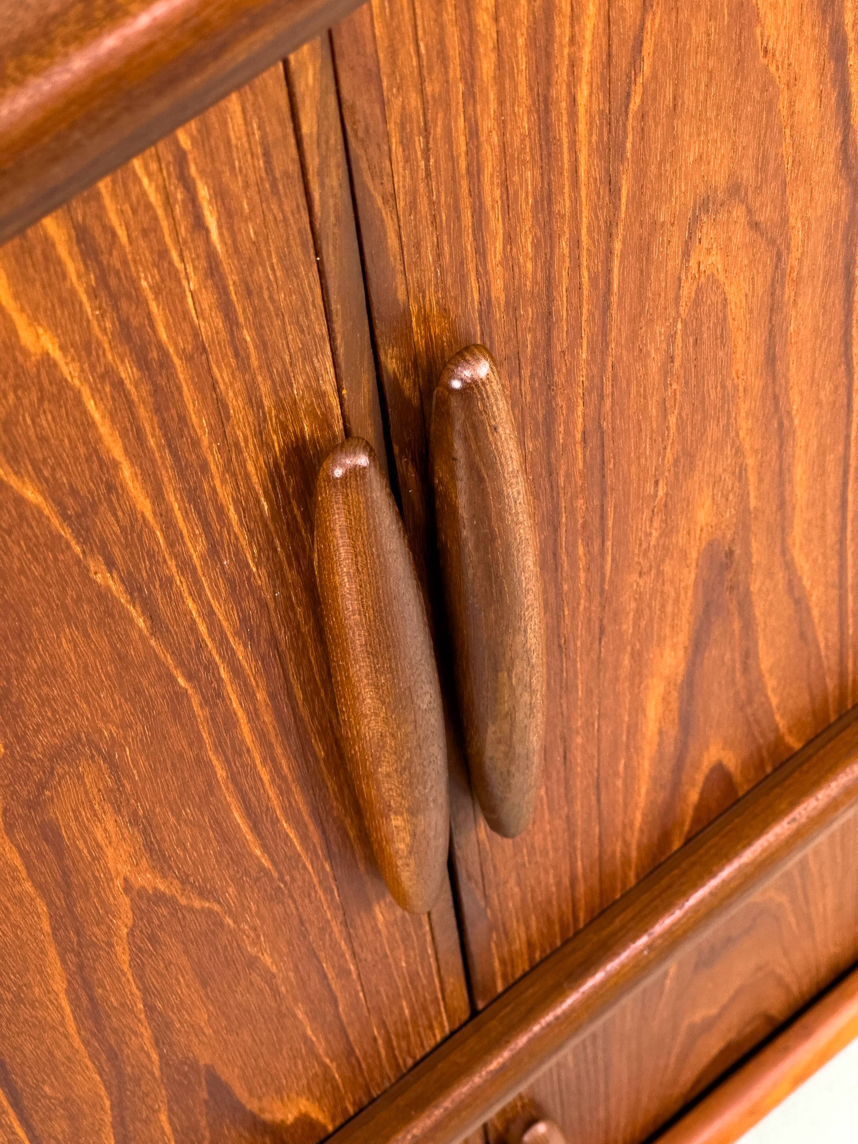 Buffet Hi-Fi danois en teck avec portes à tambour de Dyrlund, années 1970