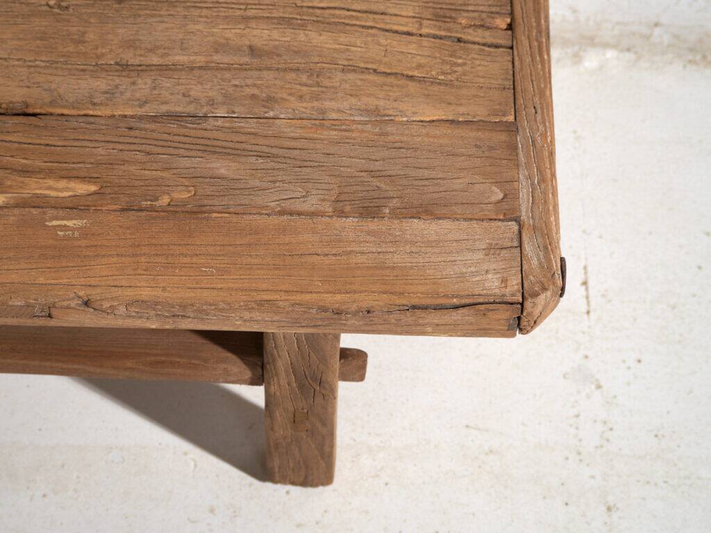 Table basse ancienne en bois de pin – Chine, circa 1930
