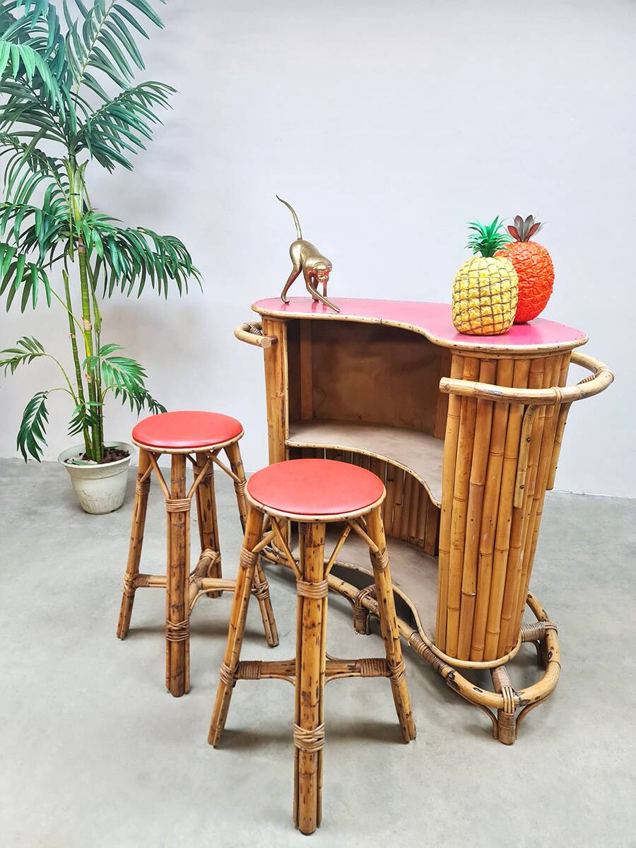 Vintage curved rattan bamboo cocktail bar Tiki bar
