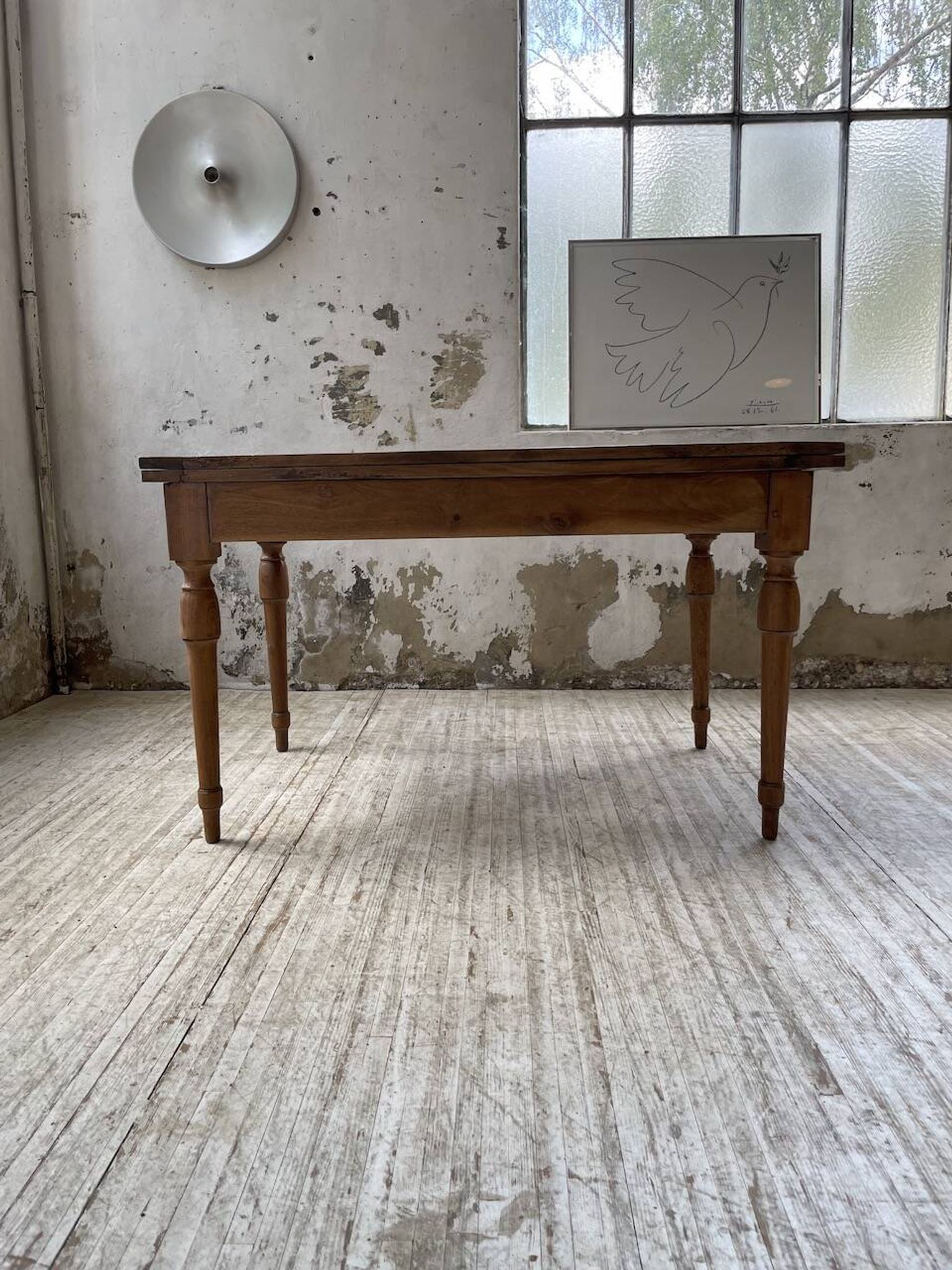 Table de ferme noyer plateau pivotable à allonges