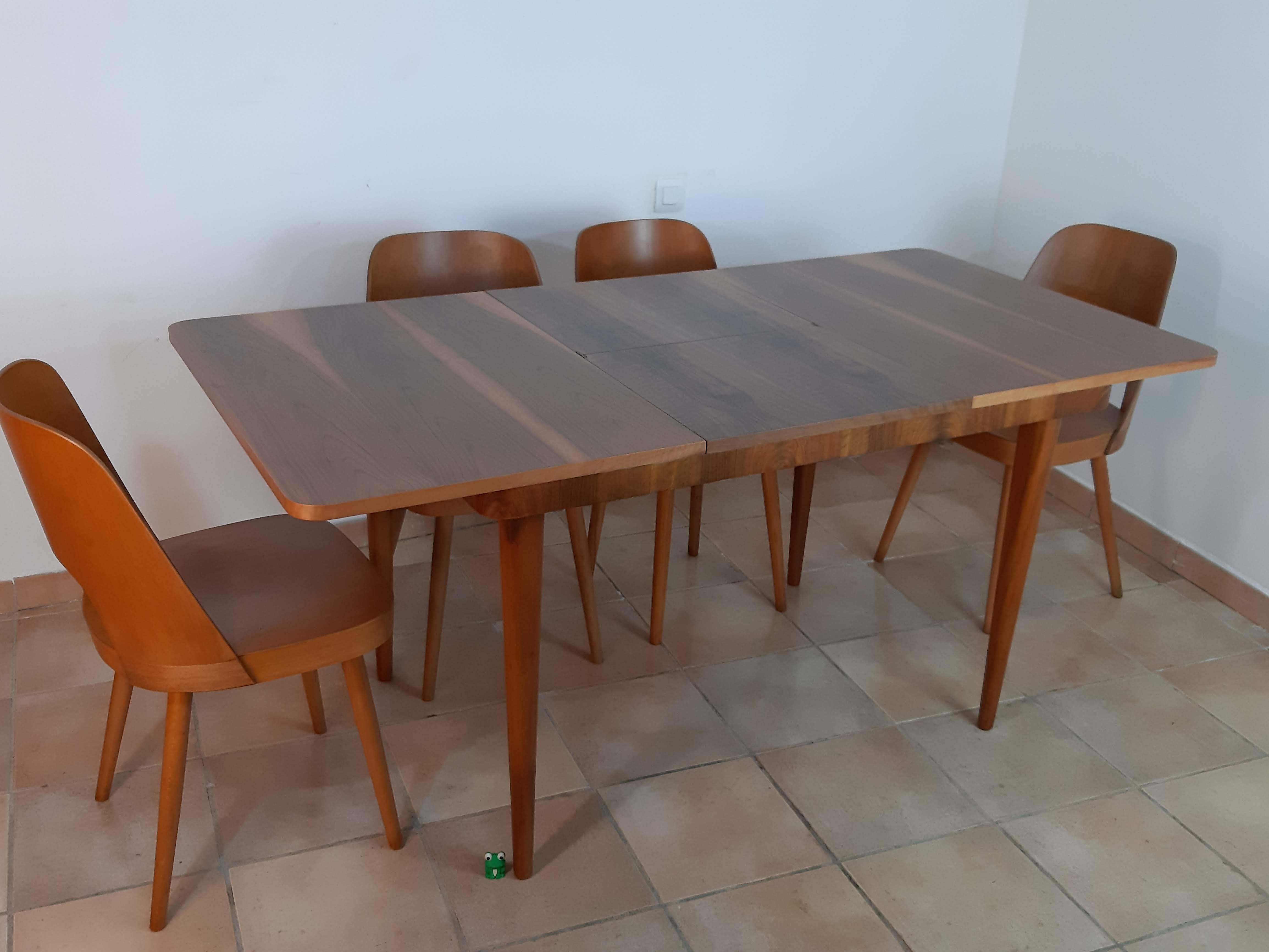 Extension table in Walnut Cesky Nabytek, Vintage Czech 1950 s
