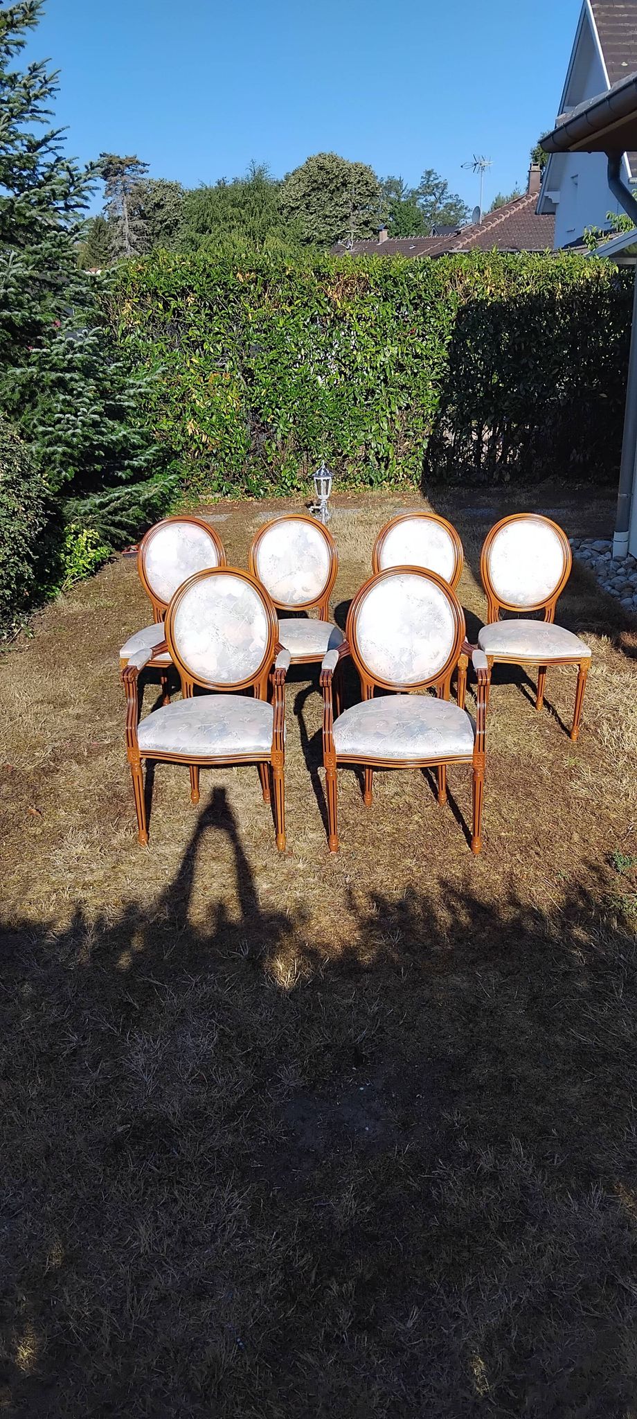 4 chaises et 2 fauteuils