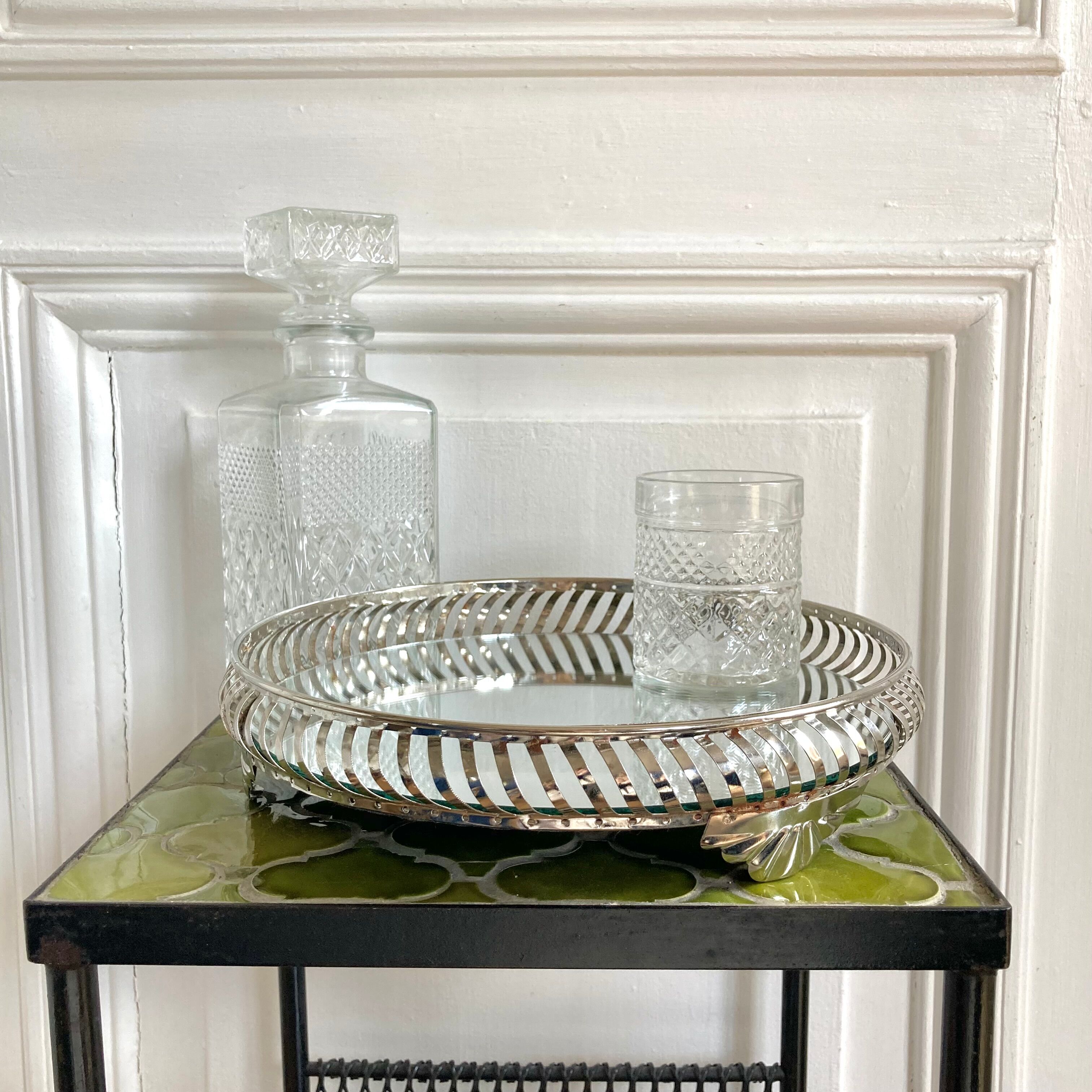 Openwork metal round mirror top
