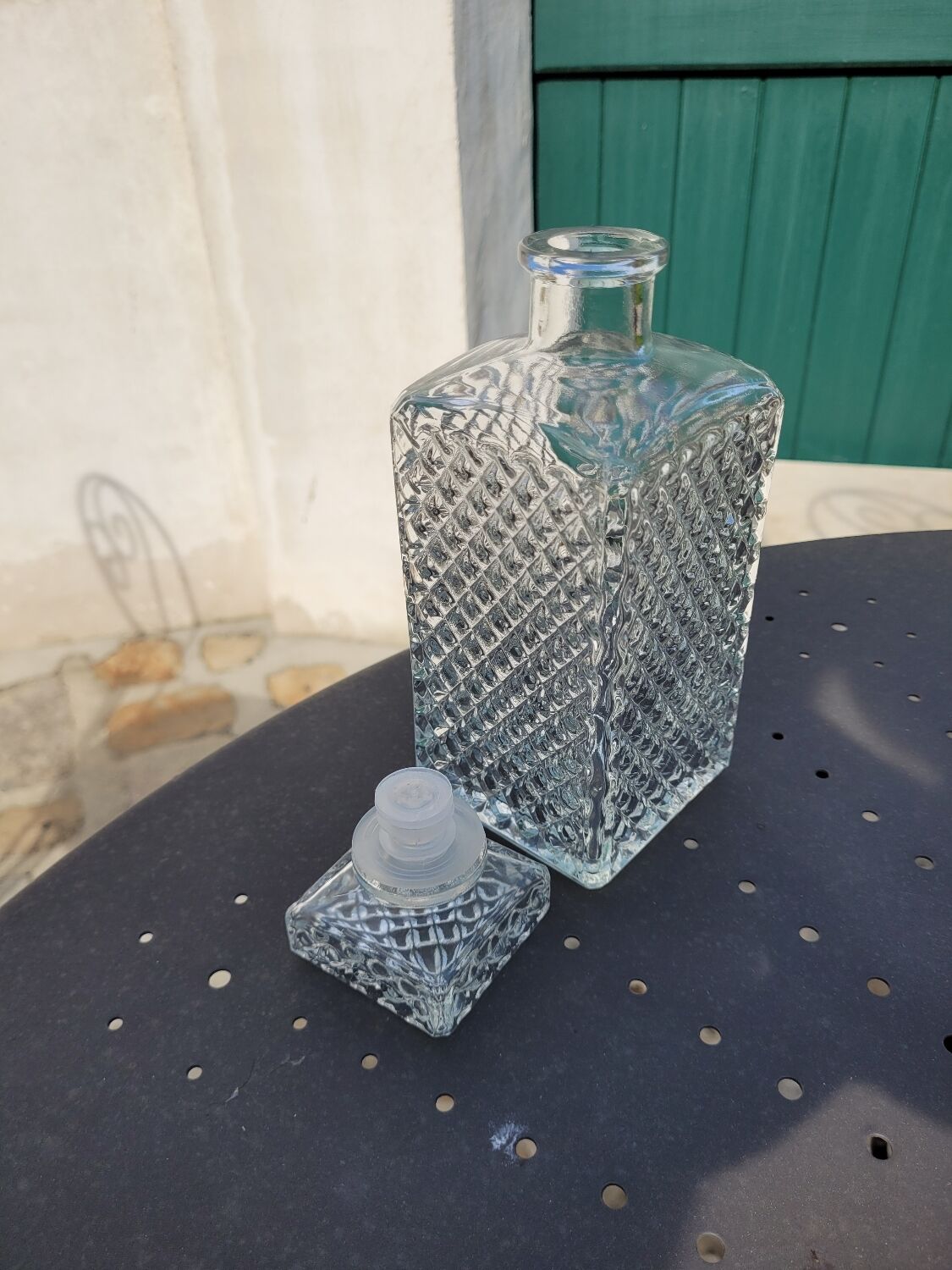 Glass whiskey decanter
