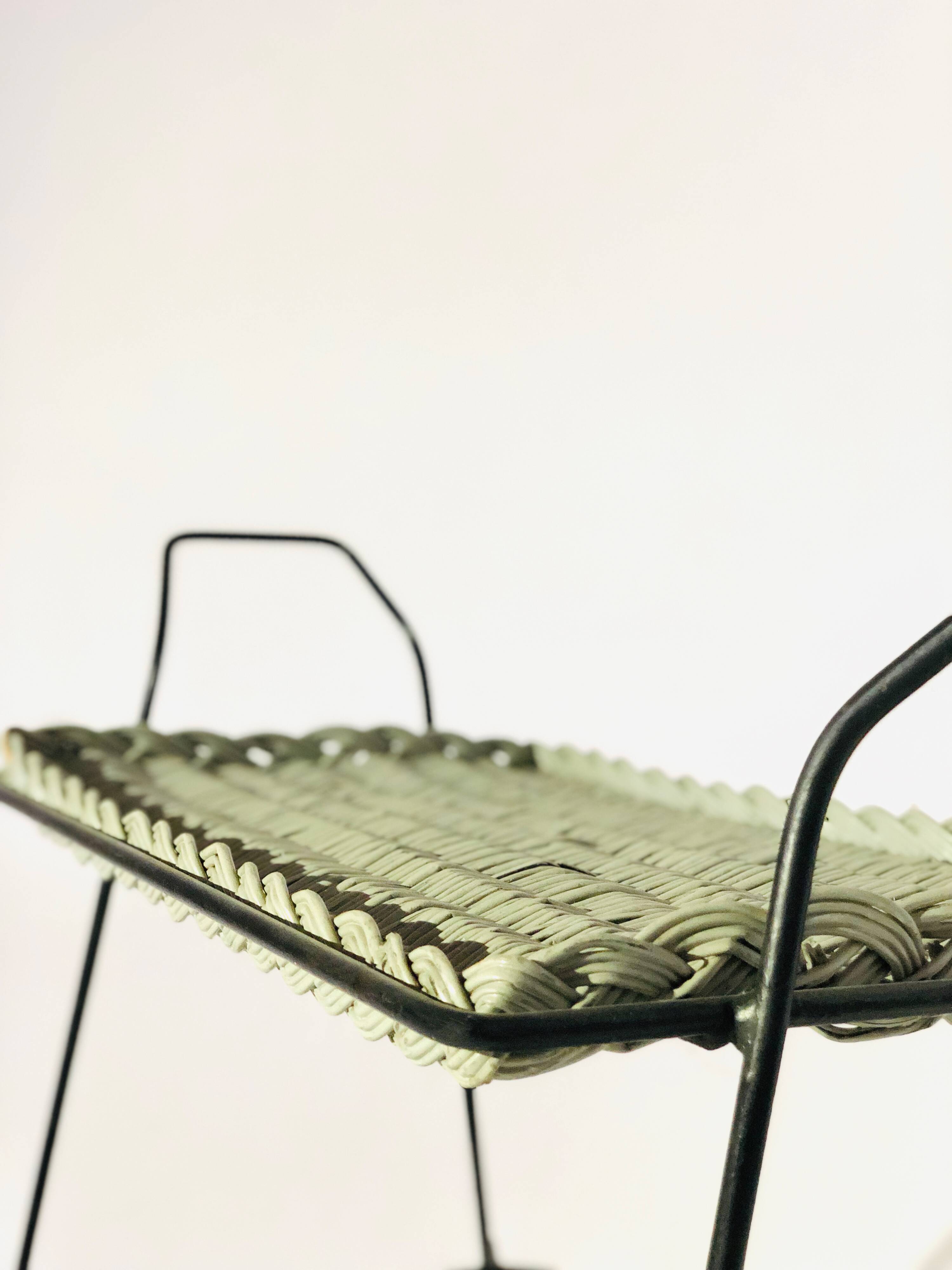 Vintage rolling table from 1960 - green rattan and black tubular metal