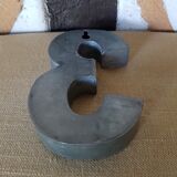 Figure 3 in zinc relief