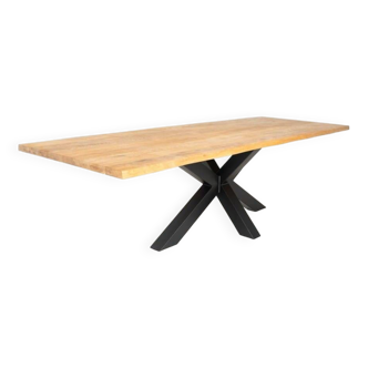 Table en chêne massif et pieds métal noir central - 200 x 100 cm