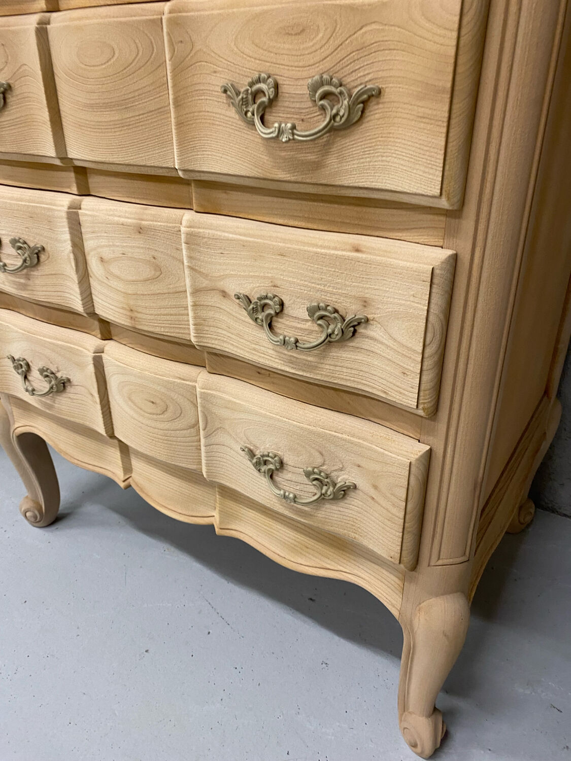 Louis XV style weekly planner in raw wood