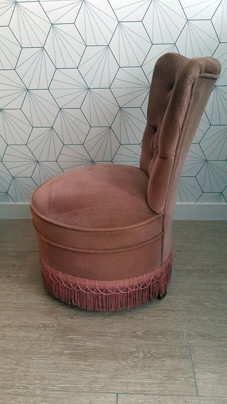 Vintage toad armchair in pink velvet.