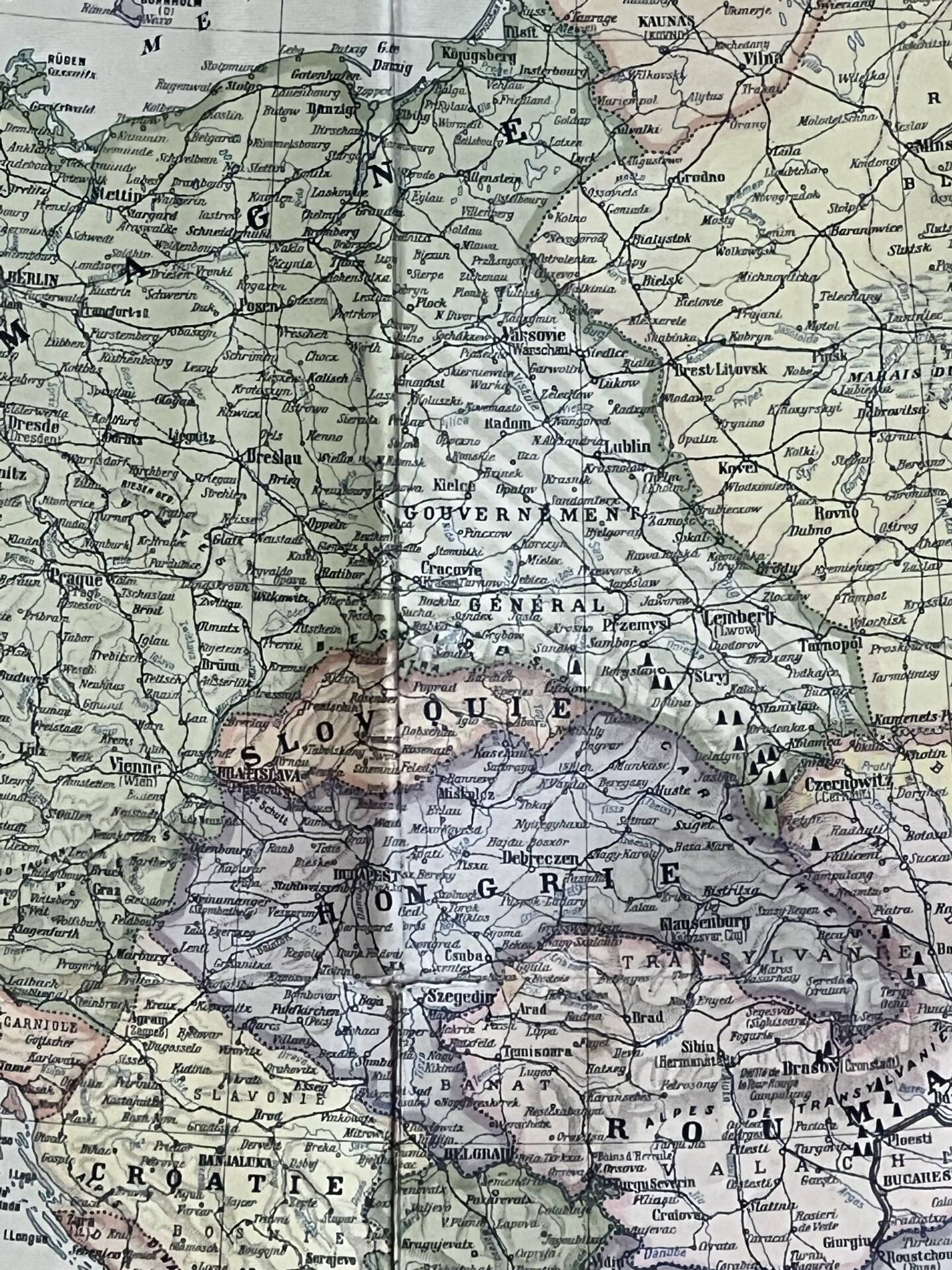 Très grande carte 93x73 : Europe Physique et Politique, imprimée par L