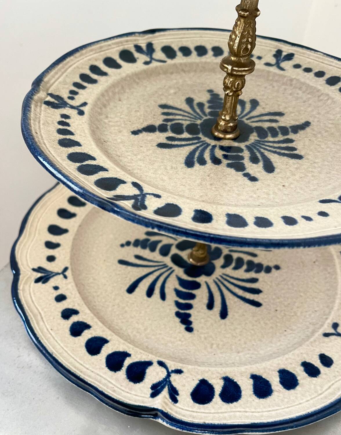 Pornic earthenware display stand.