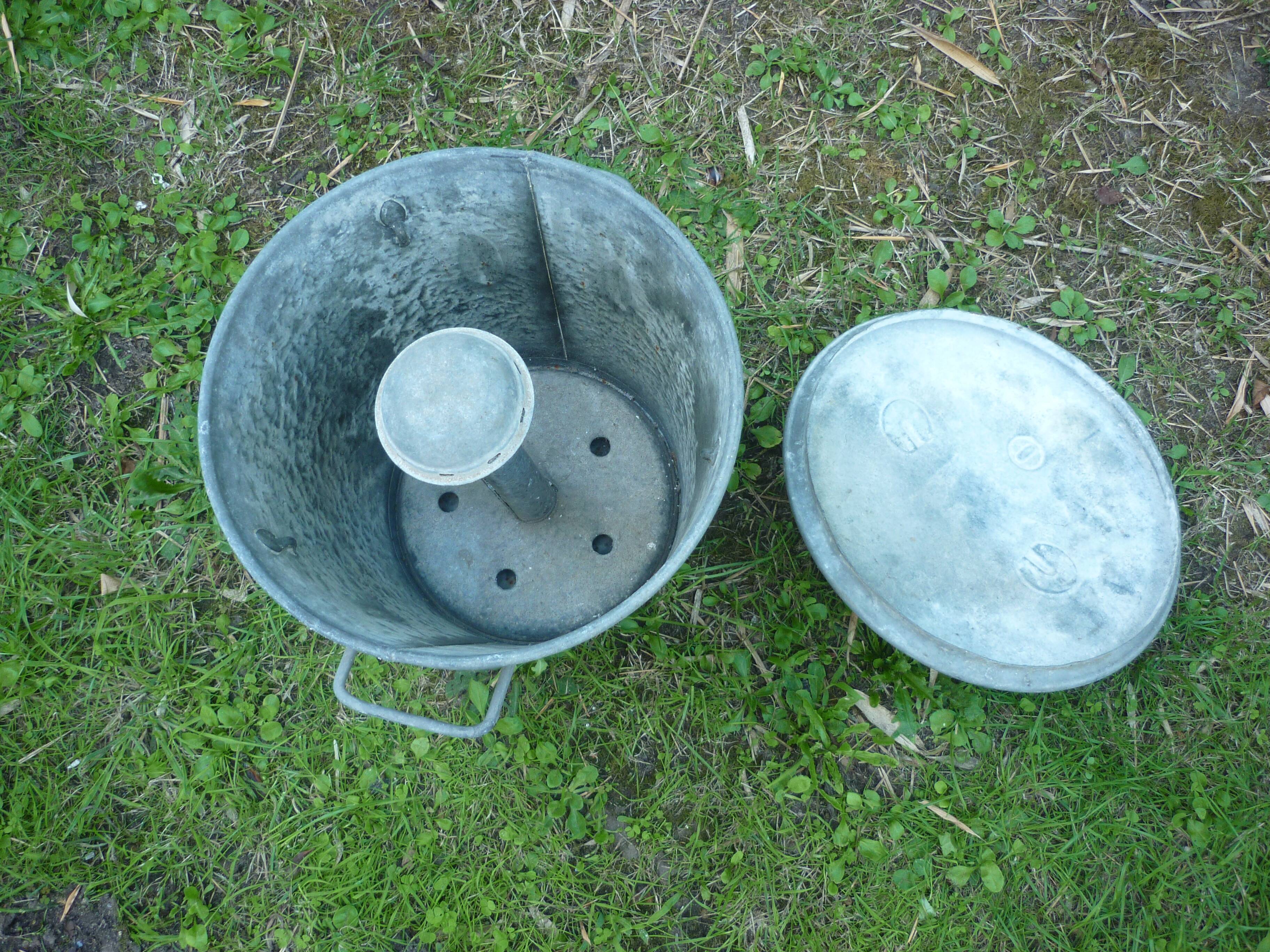 Small zinc washing-up