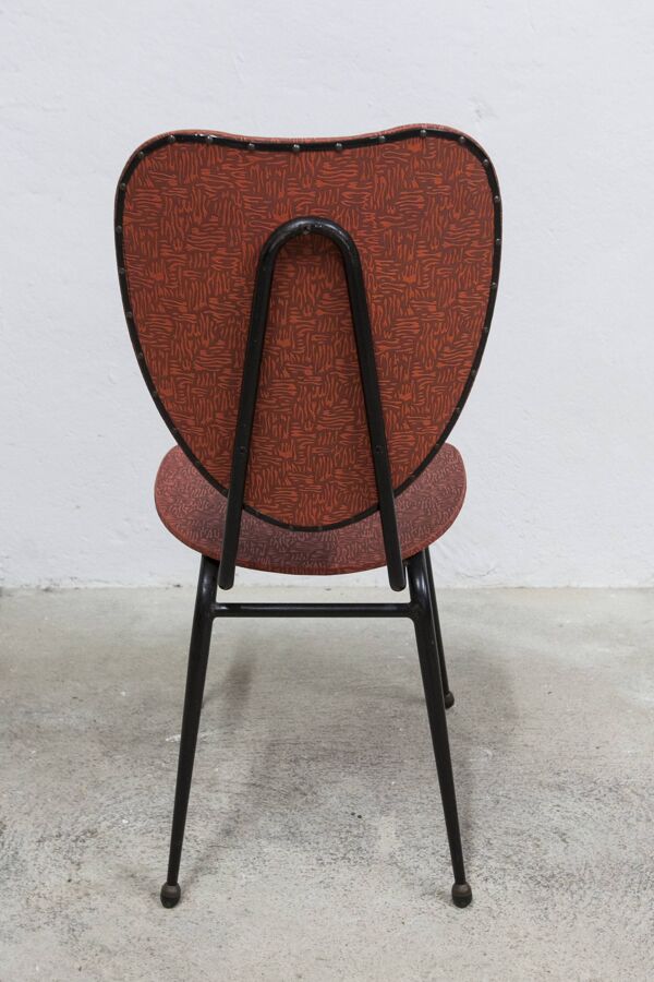 Chaise vintage 70 en métal laqué noir et vinyl rouge atypique