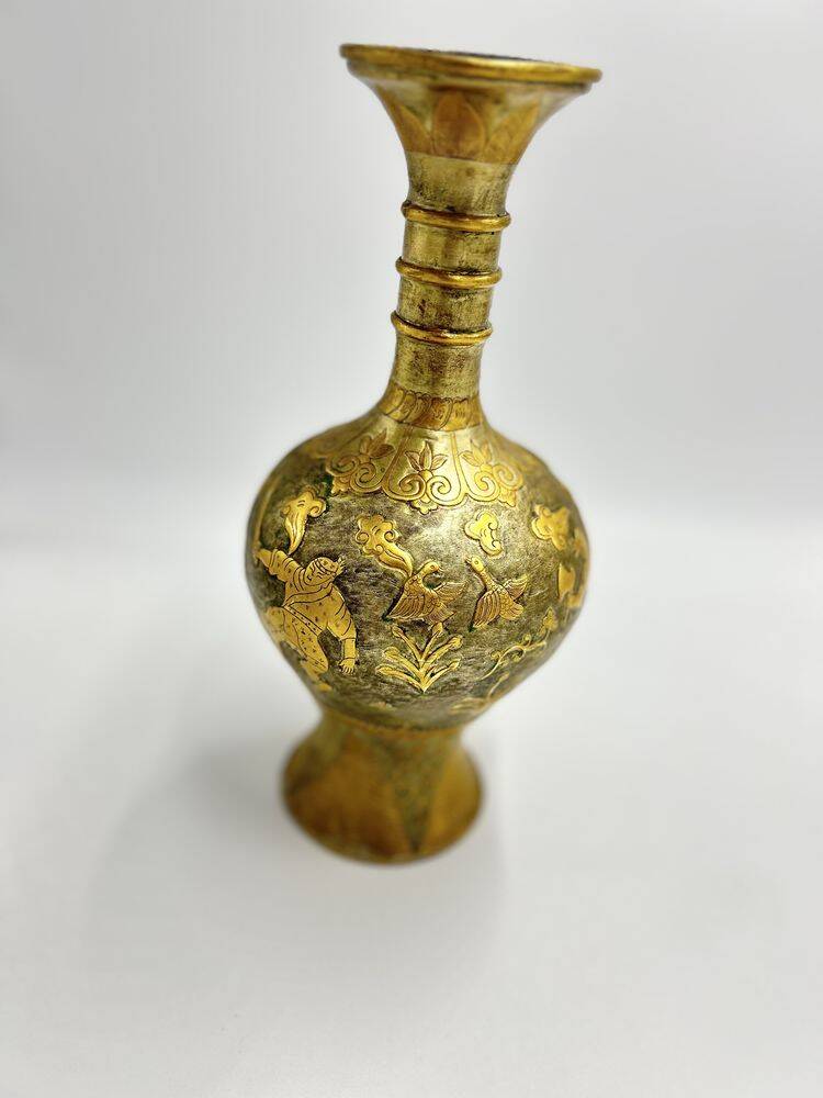 Vase attributed to the Tang dynasty, China, gold and silver