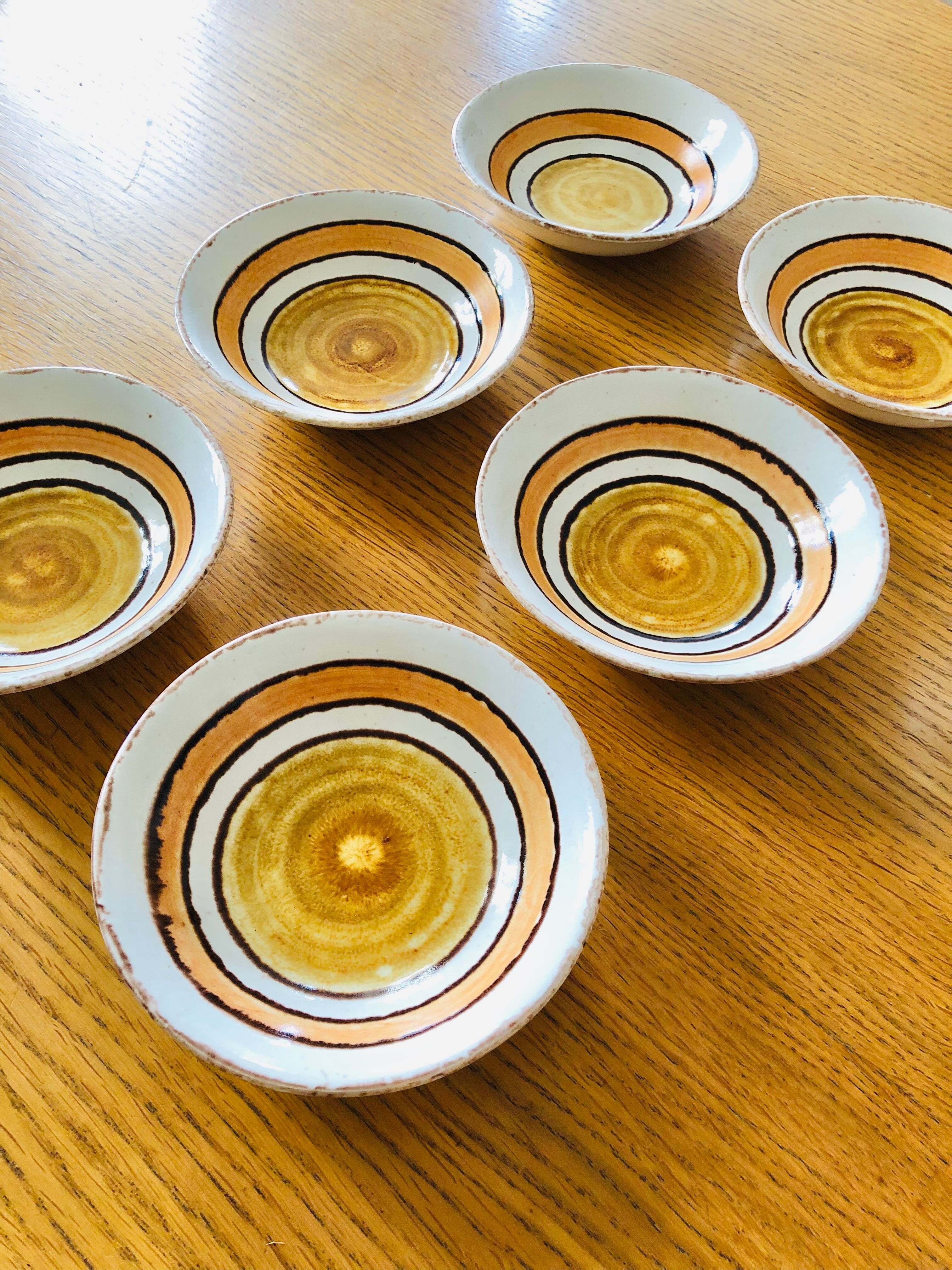 Salad bowl and 6 ceramic cups from Gien