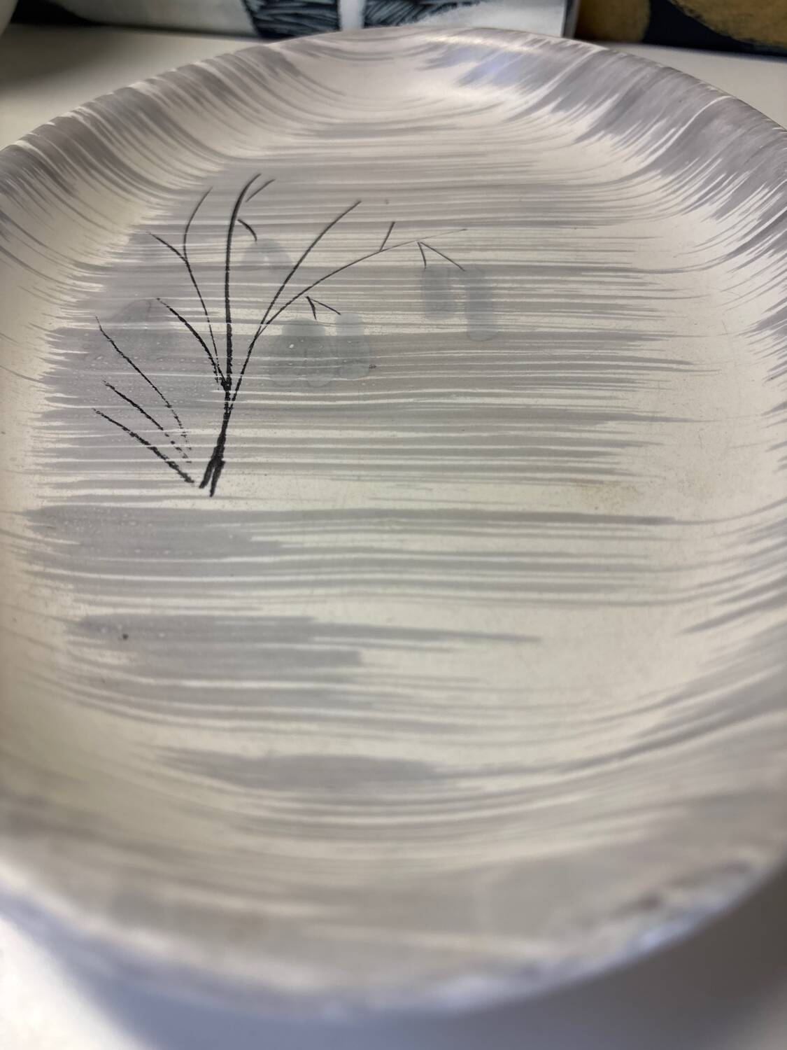 Niderviller serving dish with kitten motif