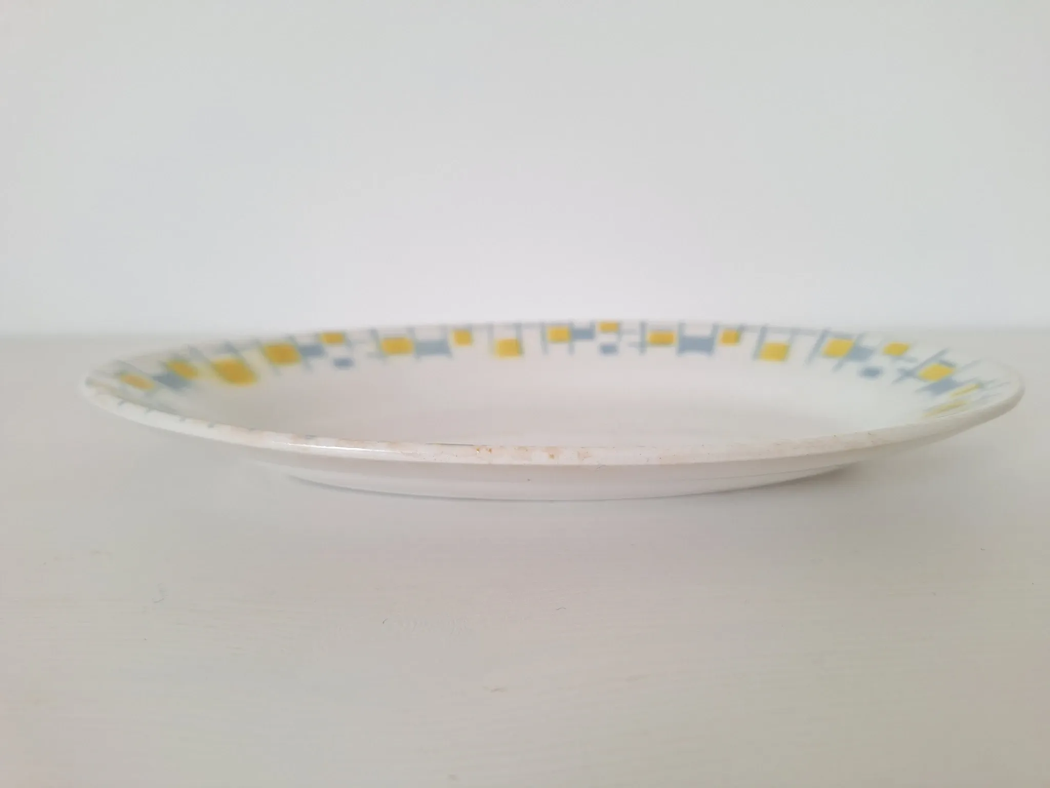 Ravier / Yellow and blue aperitif plate the Amandinoise
