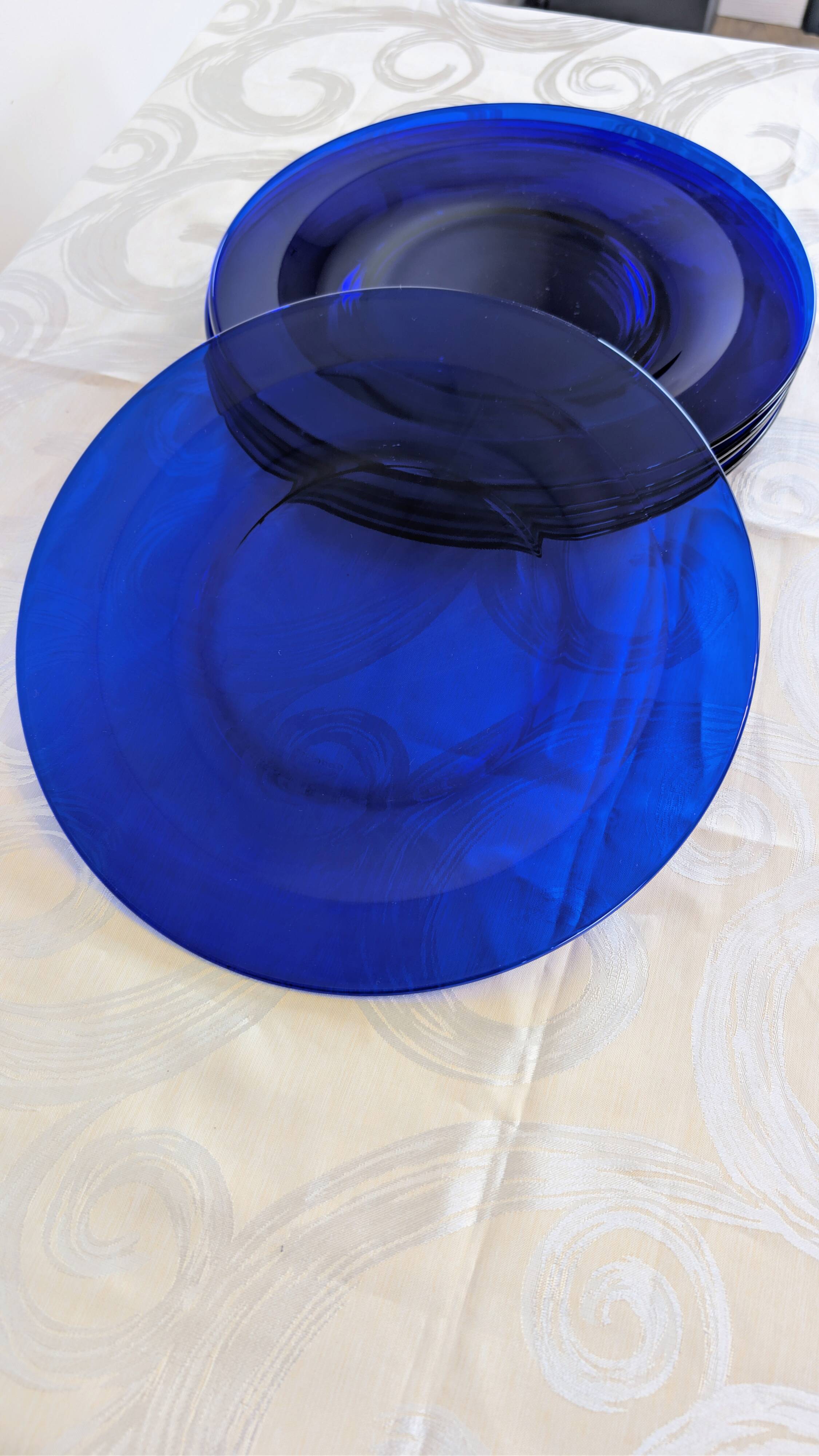 Service of 6 large vintage cobalt blue glass plates by Codec.