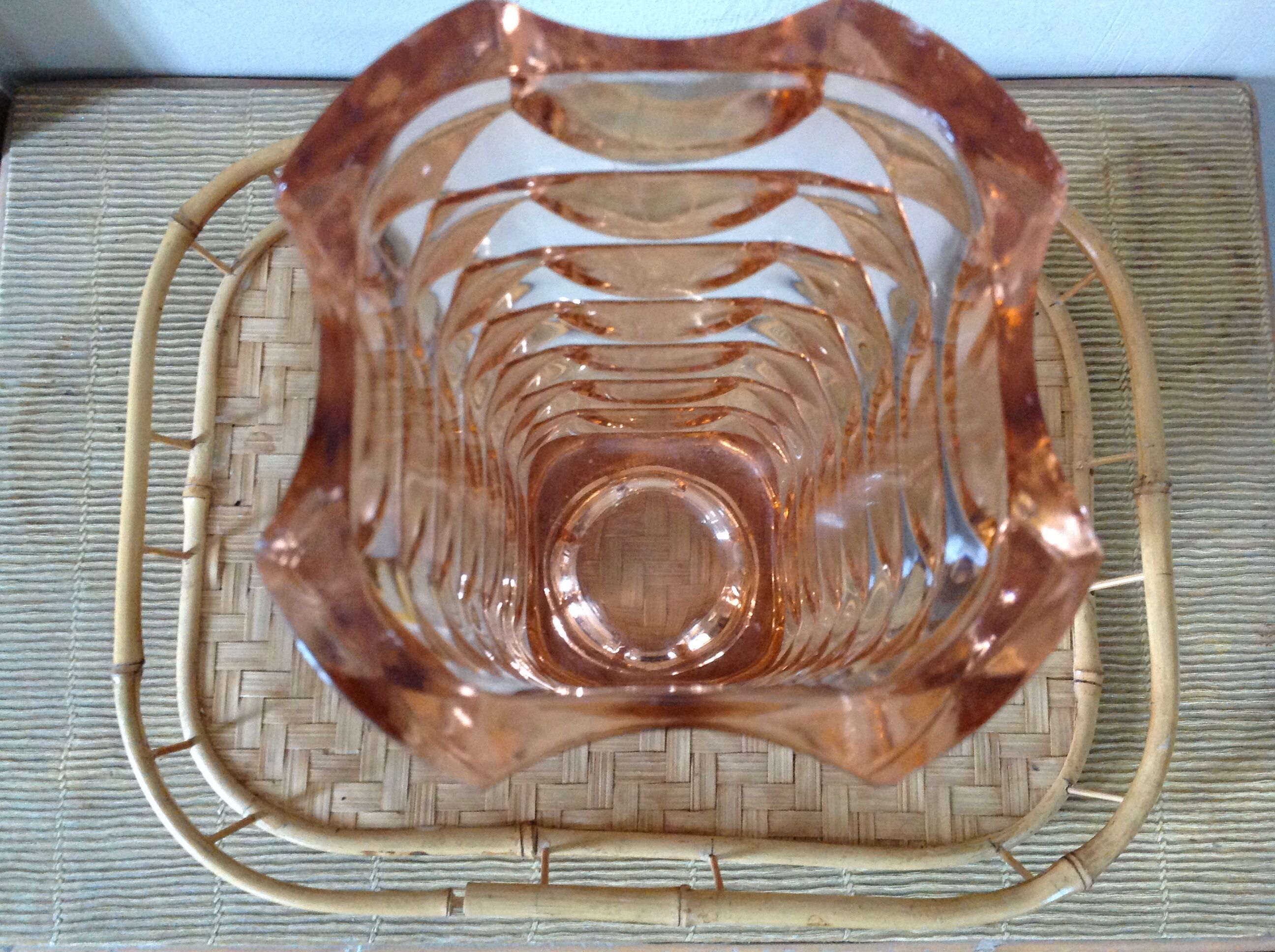 Vase 70s pink chiseled glass