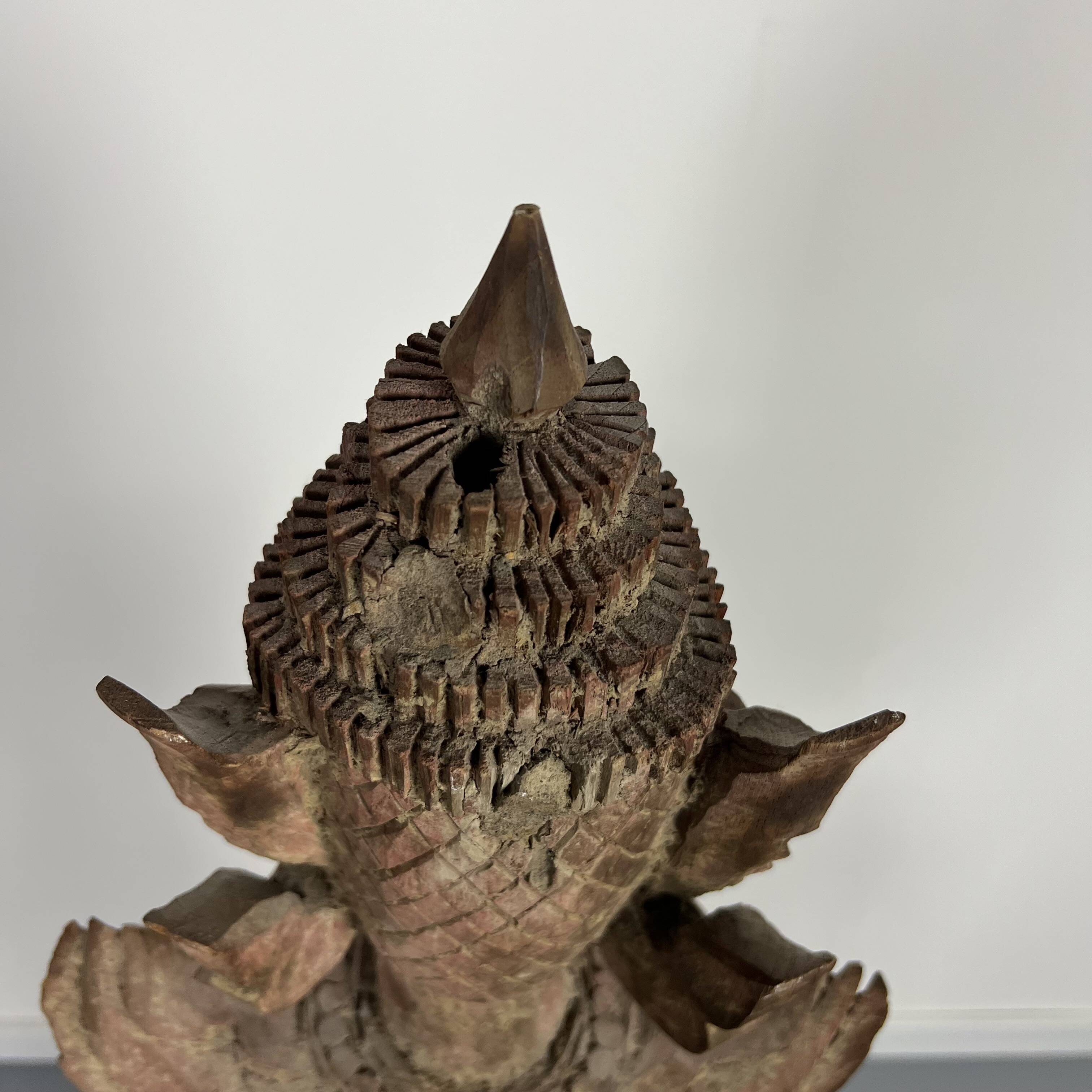 Grande statuette de kinaree, adorant, devi en bois sculpté. Thailande