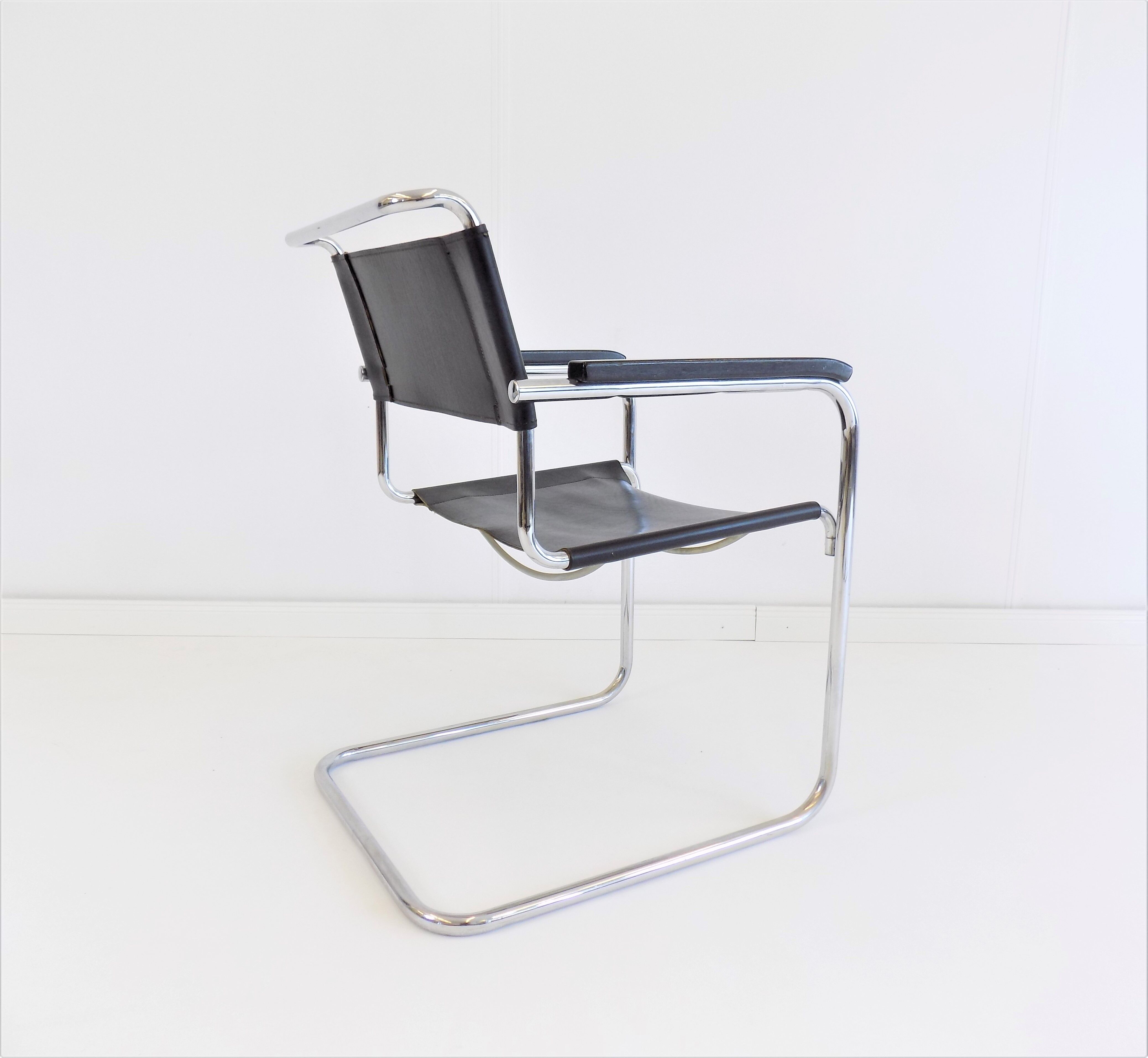 Set de 4 fauteuils Thonet S34 cuir cantilever par Mart Stam