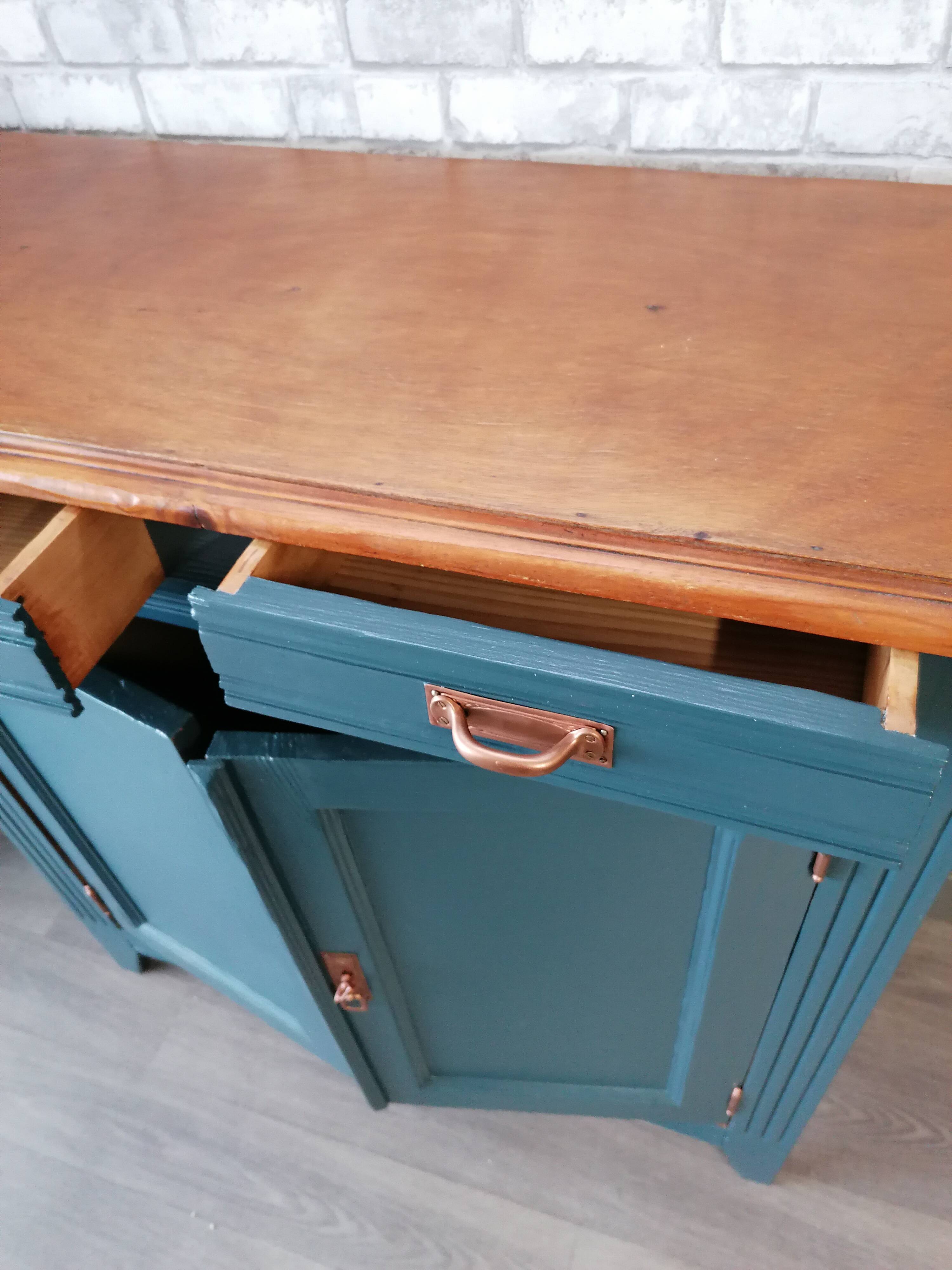 “Estelle” sideboard