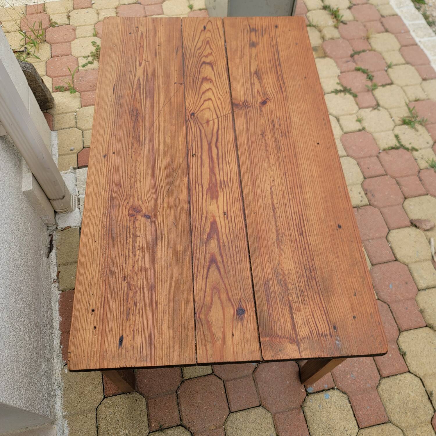 Low farmhouse table