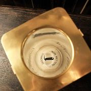 Refroidisseur de bouteille en laiton doré italien, design architectural à nervures