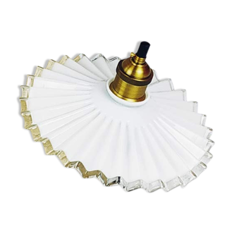 Suspension opaline blanche plissée en verre