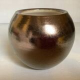 Small round vase, cracked golden ceramic.