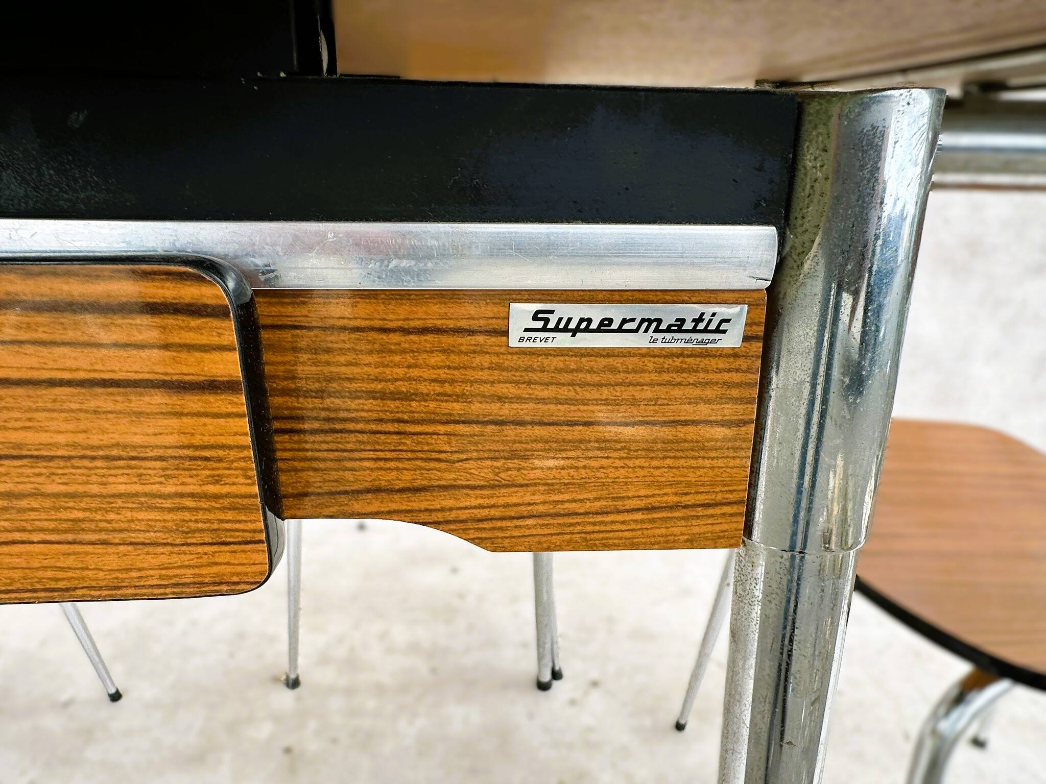 Lot de (1Table + 4 Chaises) "Supermatic"