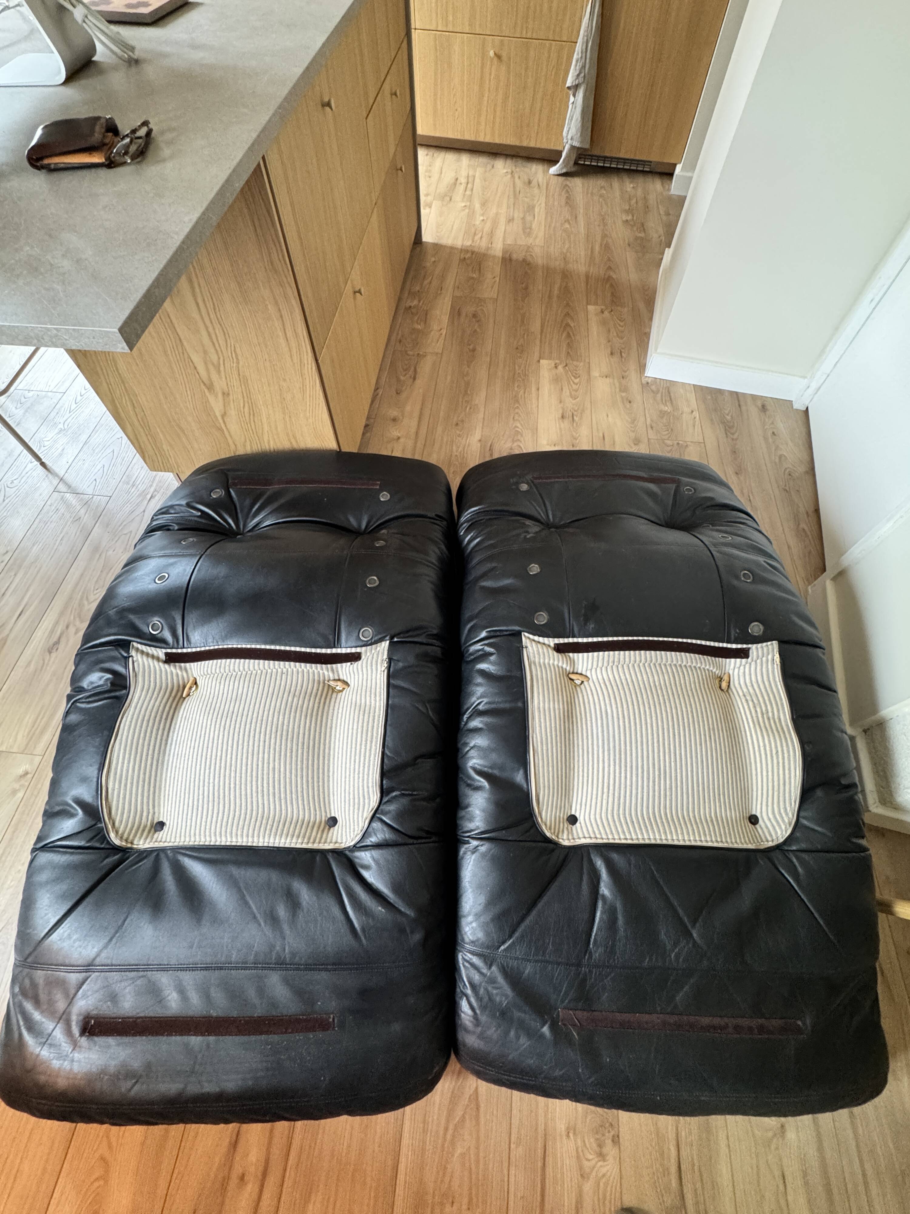 Marsala leather canapé by Michel Ducaroy