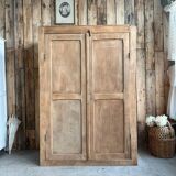 Small Parisian wardrobe