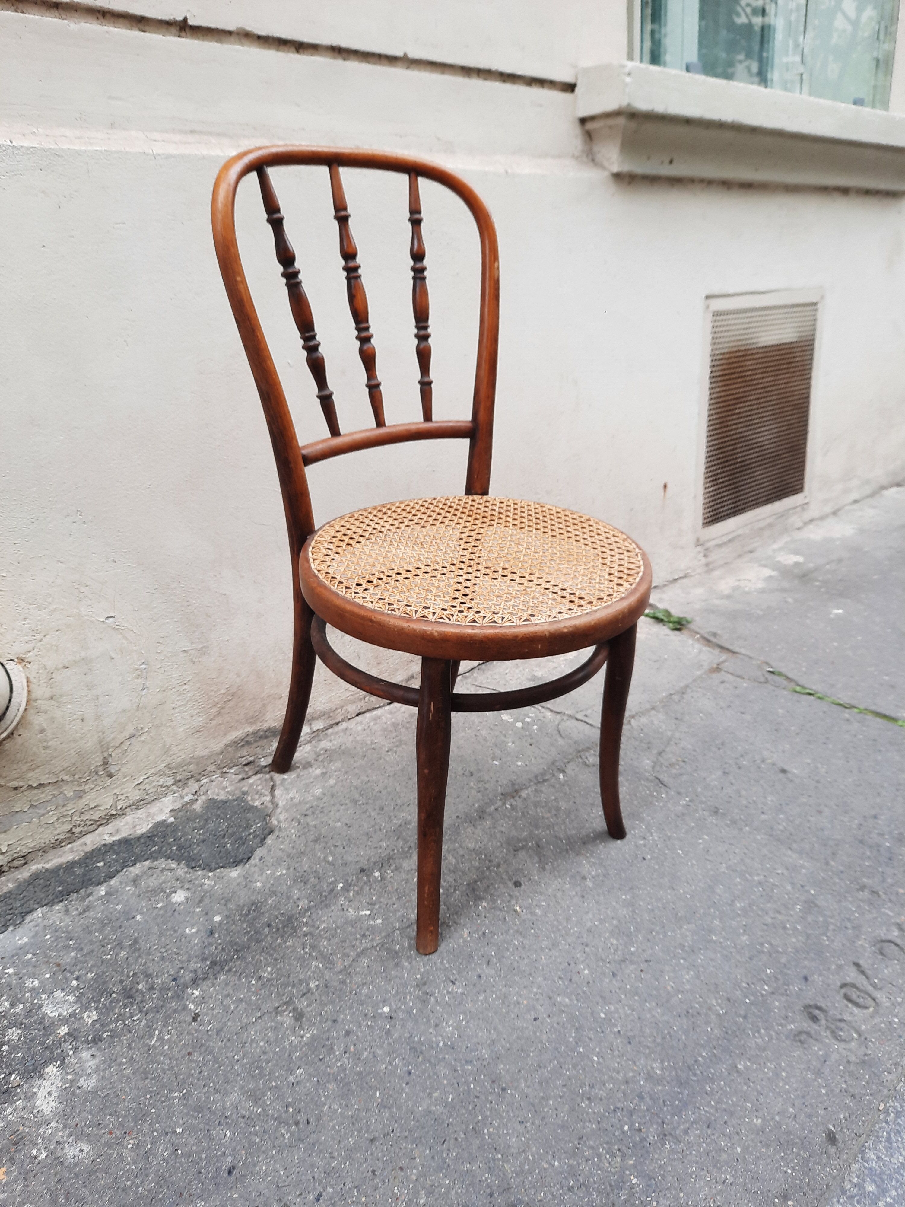 Thonet bistro chair